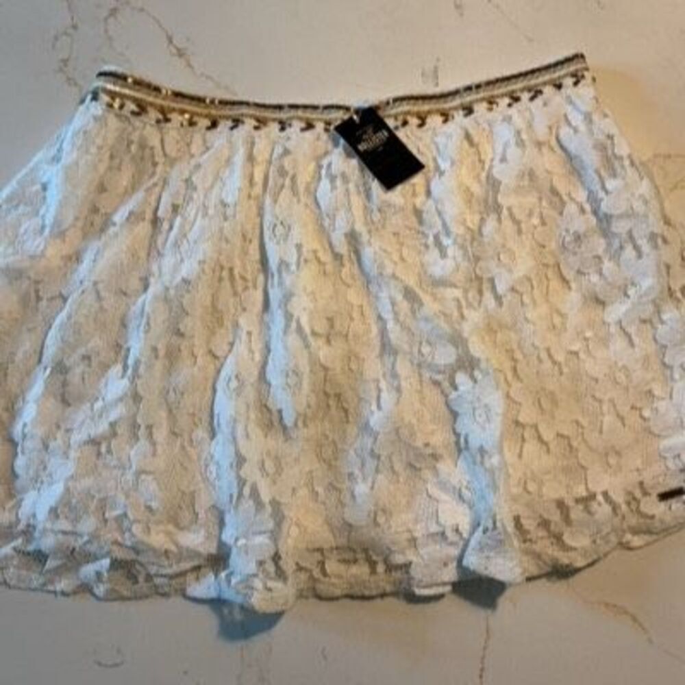 NEW Hollister Lace Floral Mini Skirt Sz M White Fairy Lined Stretch Waist